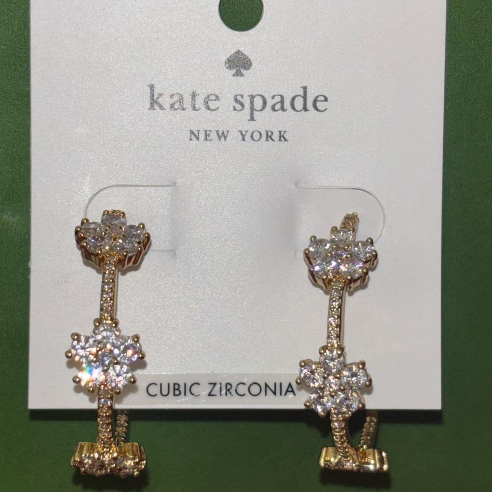J123 NWT Kate Spade Gleaming Gardenia Flower Hoop Gold Cubic Zirconia Earrings